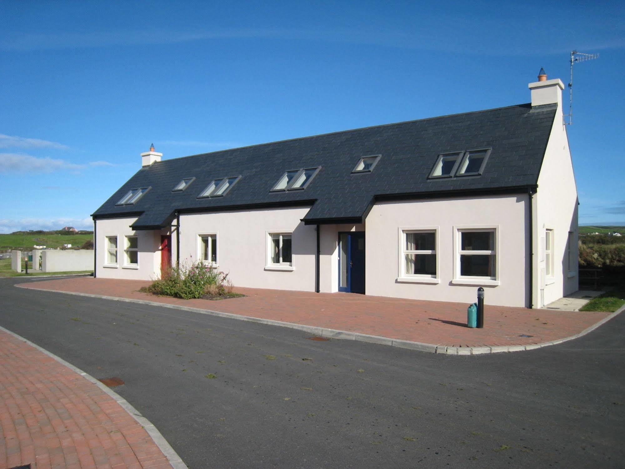 Doolin Village Lodges Eksteriør billede