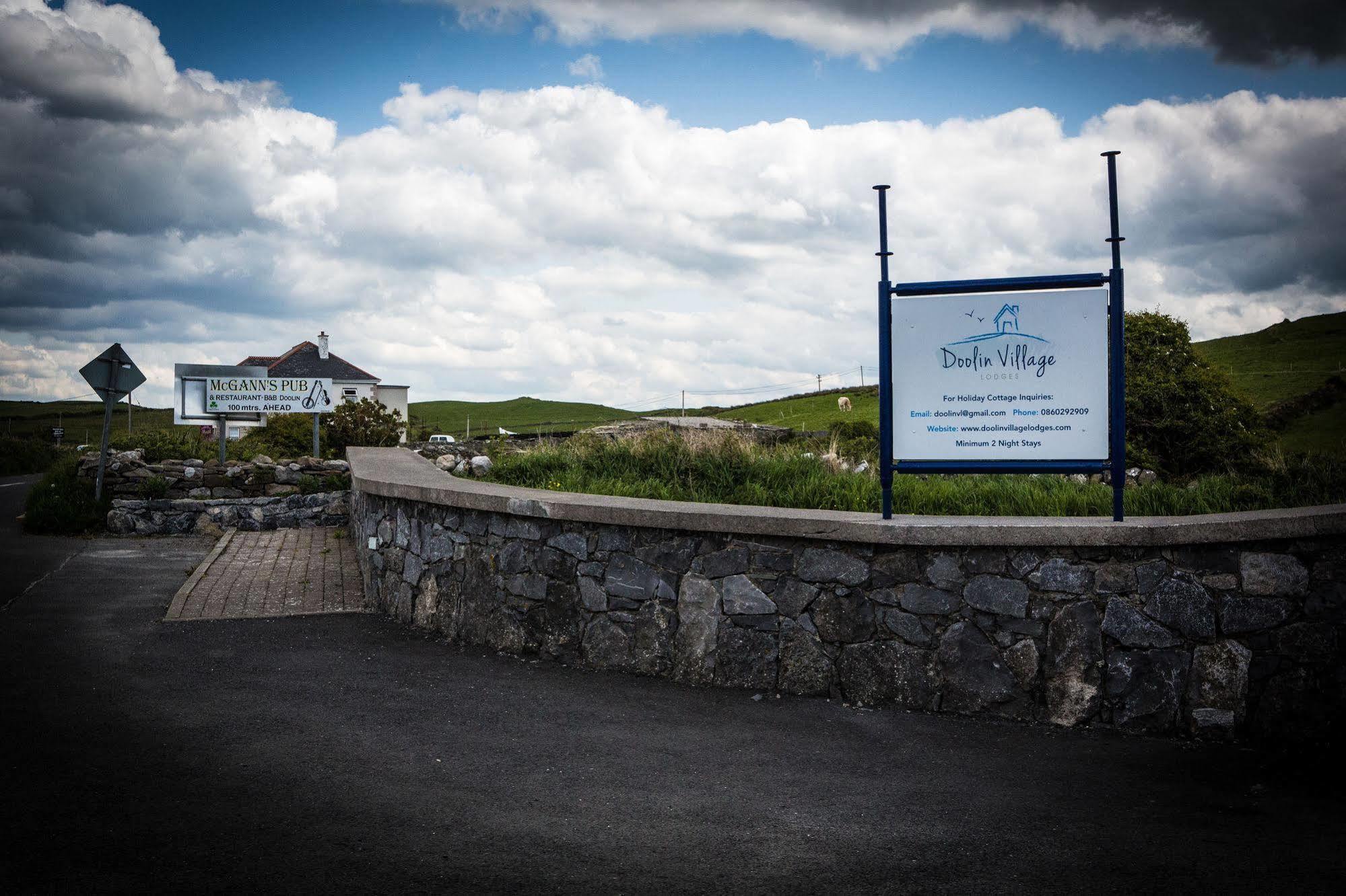 Doolin Village Lodges Eksteriør billede